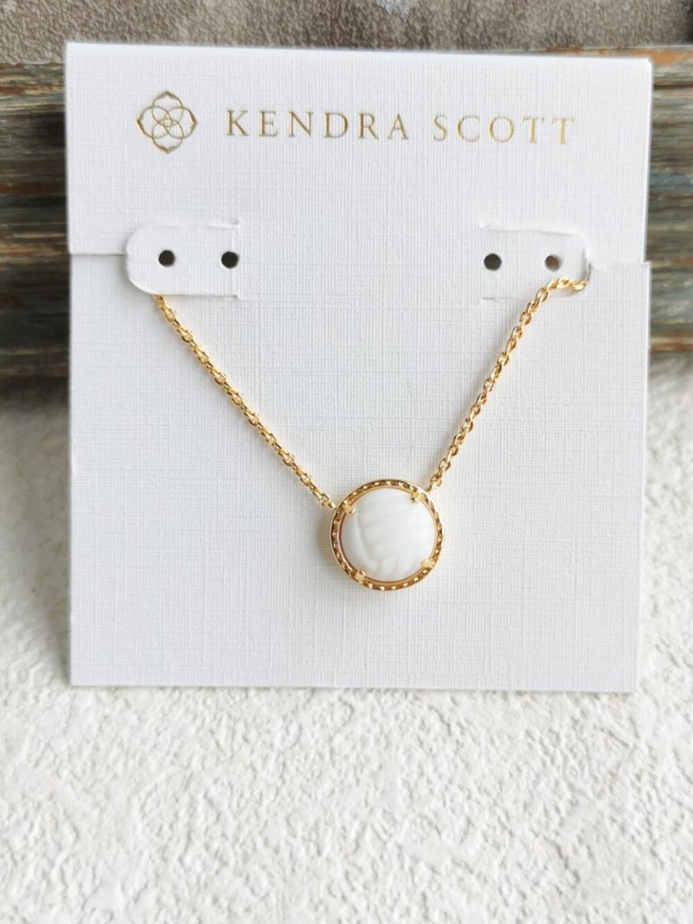 Kendra Scott ❤️ Volleyball Gold White Mother--Pearl Necklace